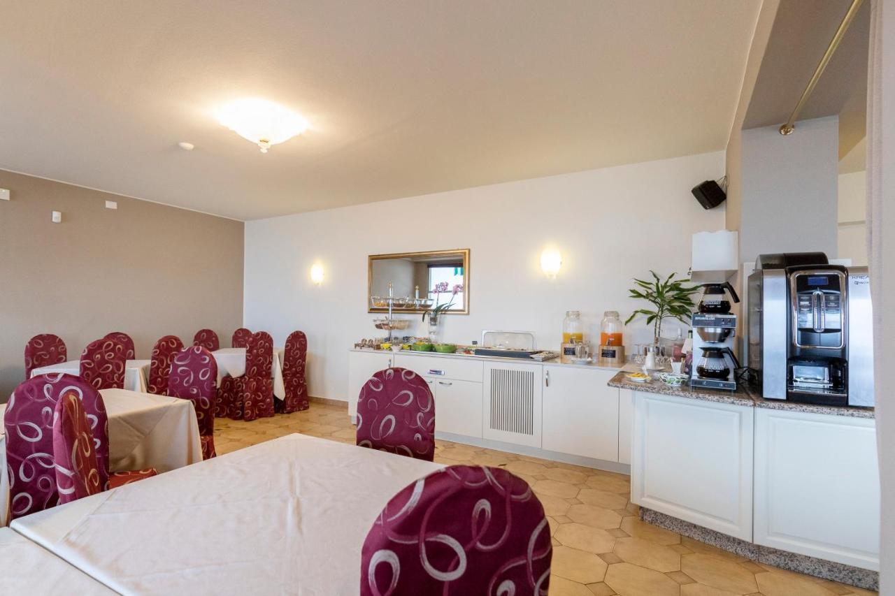 Hotel Nettuno Brenzone sul Garda Exterior photo